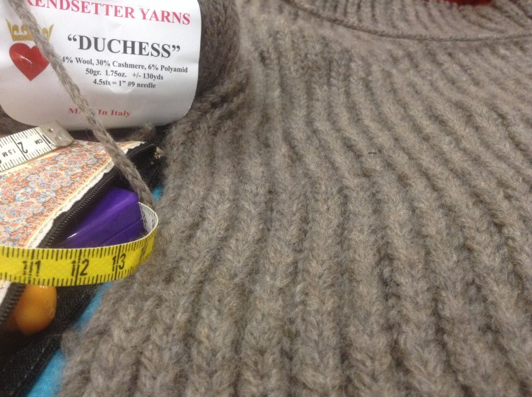 I started knitting a scarf.